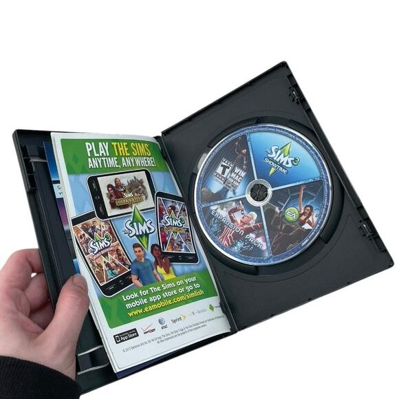 The Sims 3 Video Game 4 Disc Bundle - Picture 4 of 5